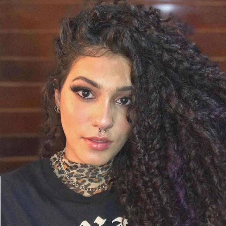 Amanda Caldes de Almeida