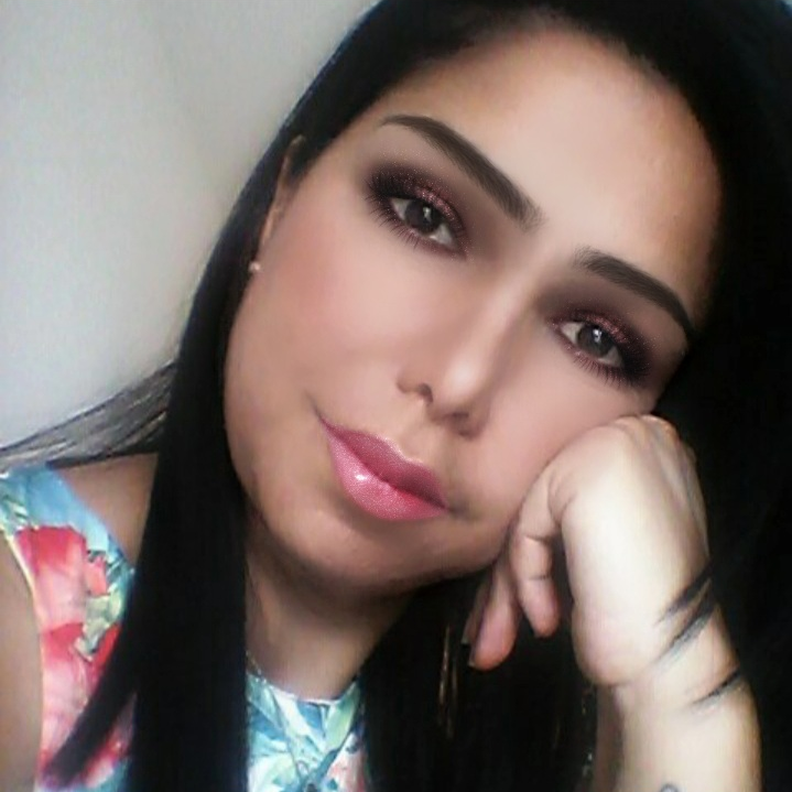 Eline Alves 