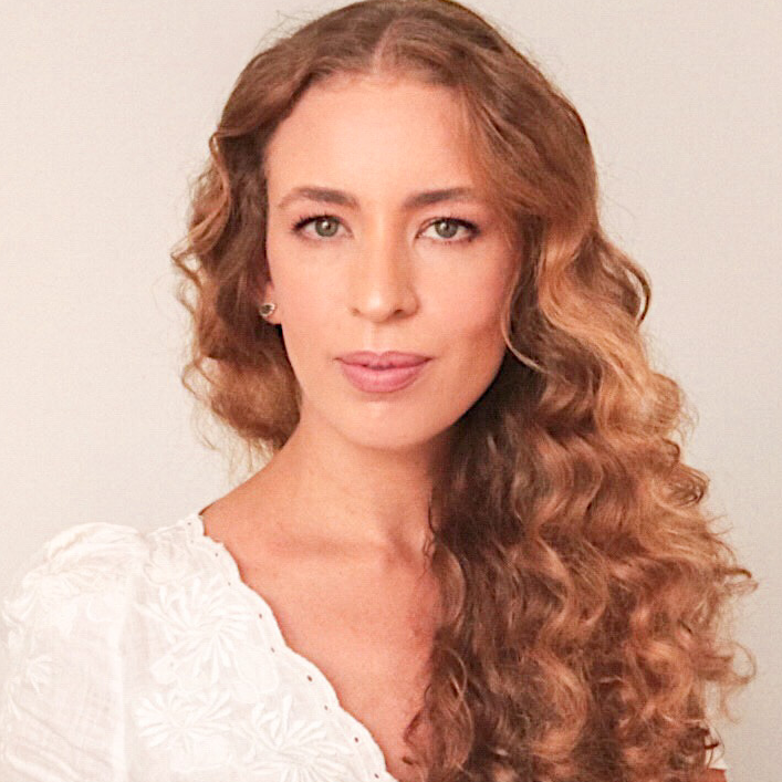 Elizabeth C S Silva
